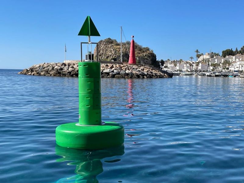 New Balizamar EVO buoys mark the entrance to Marina del Este